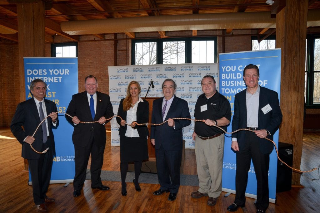 Comcast Business Expands Fiber Optic Network in Chicago's Back of the