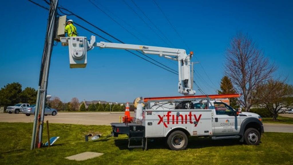 Comcast Employees Keeping our Customers and Communities Connected Comcast Greater Chicago Region