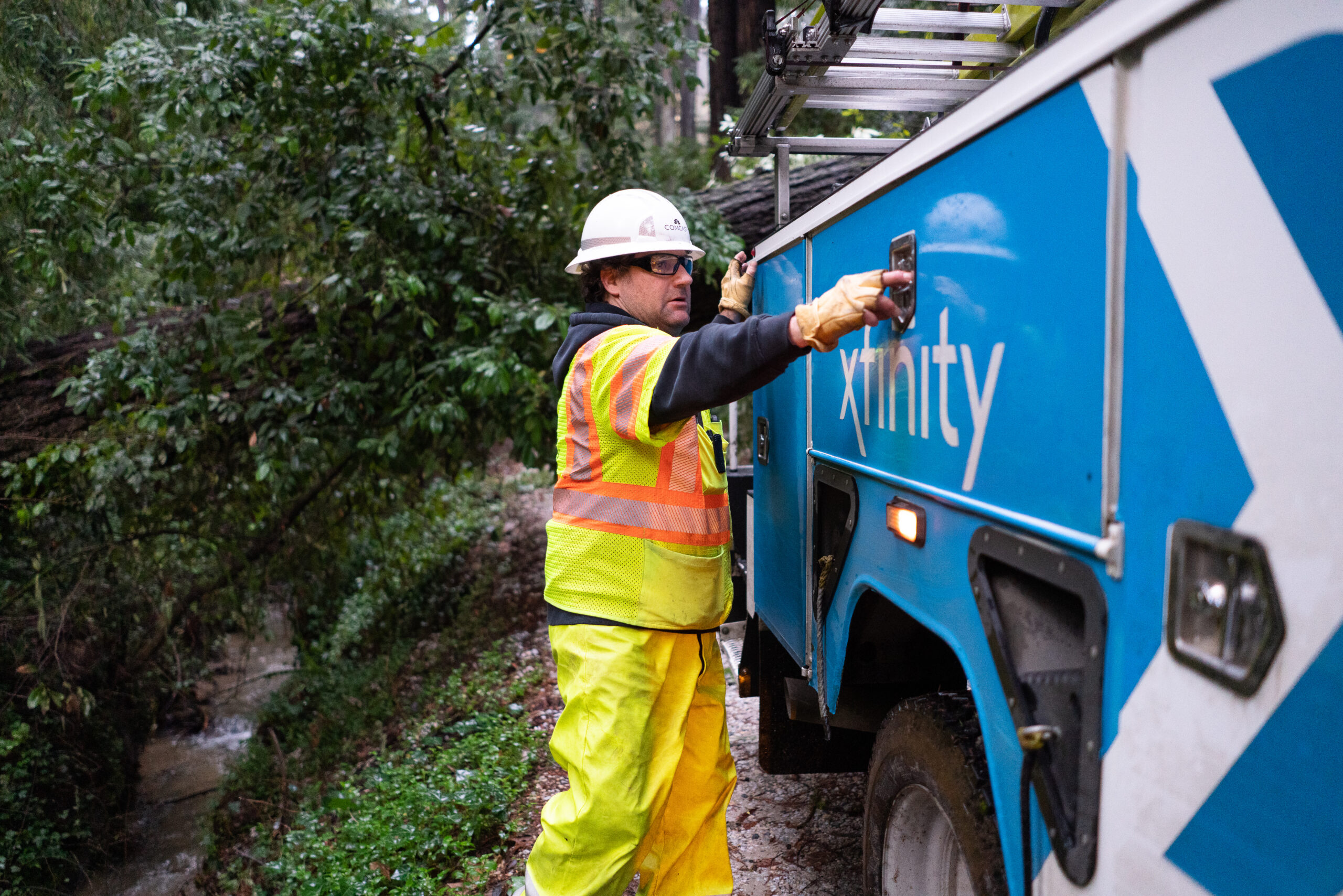 Comcast Opens Free Xfinity WiFi Hotspots to Support Residents During Storms