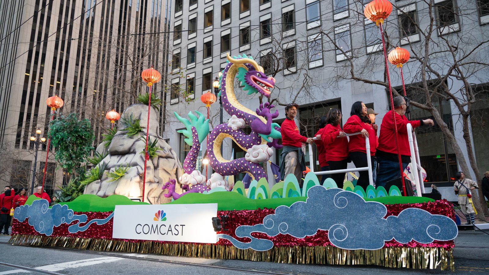 Comcast Rings in the Year of the Dragon with the San Francisco Chinese New Year Parade