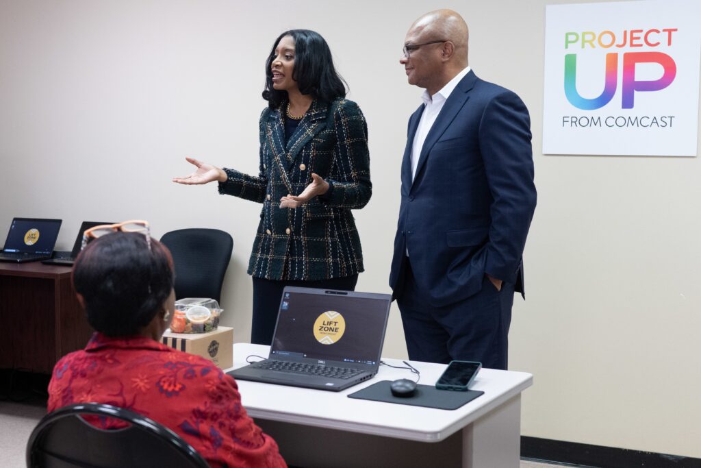 Complete Communities Director Shannon Buggs joined Comcast Executive VP of Digital Equity and Executive VP of Public Policy Broderick Johnson at a learning session on Friday, November 18th in Houston's Acres Homes neighborhood.