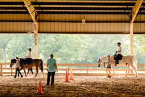 WATCH | Volunteers "Make The World Turn", Horses Heal at Texas Nonprofit