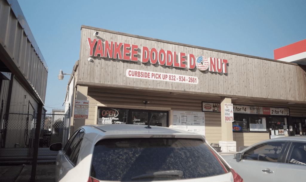 Outside storefront of Yankee Doodle Donut