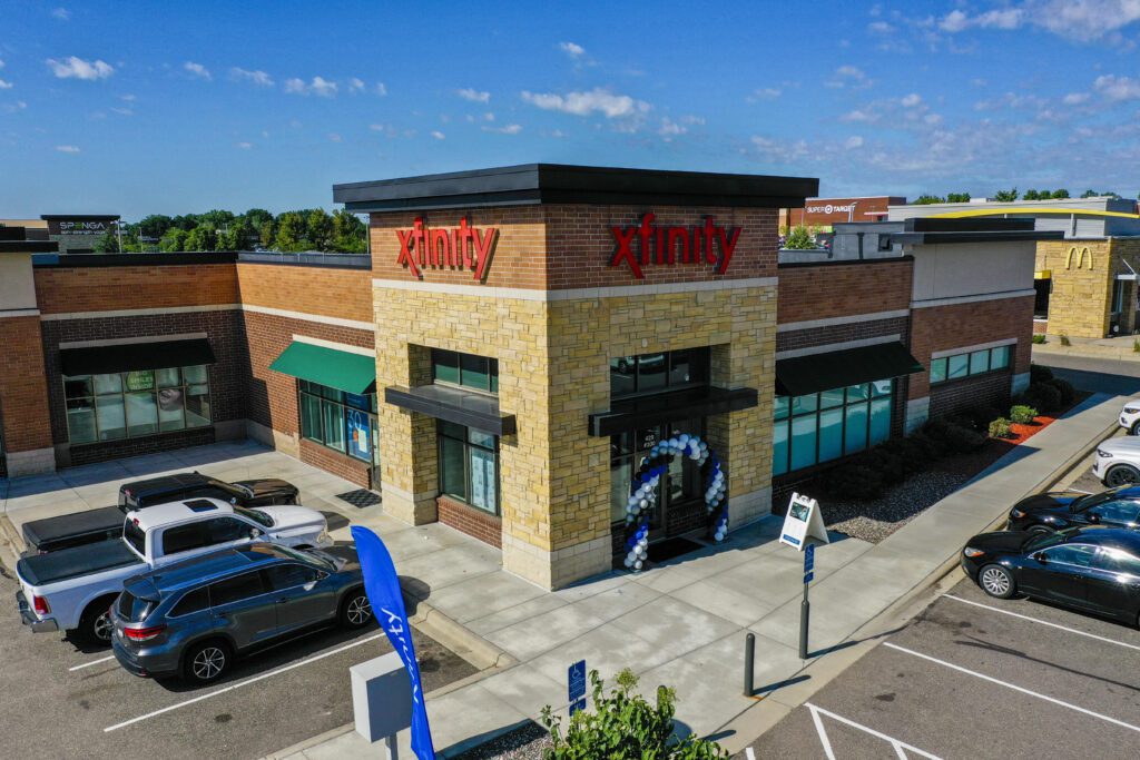 Grand ReOpening of Woodbury Xfinity Store Comcast Midwest Region