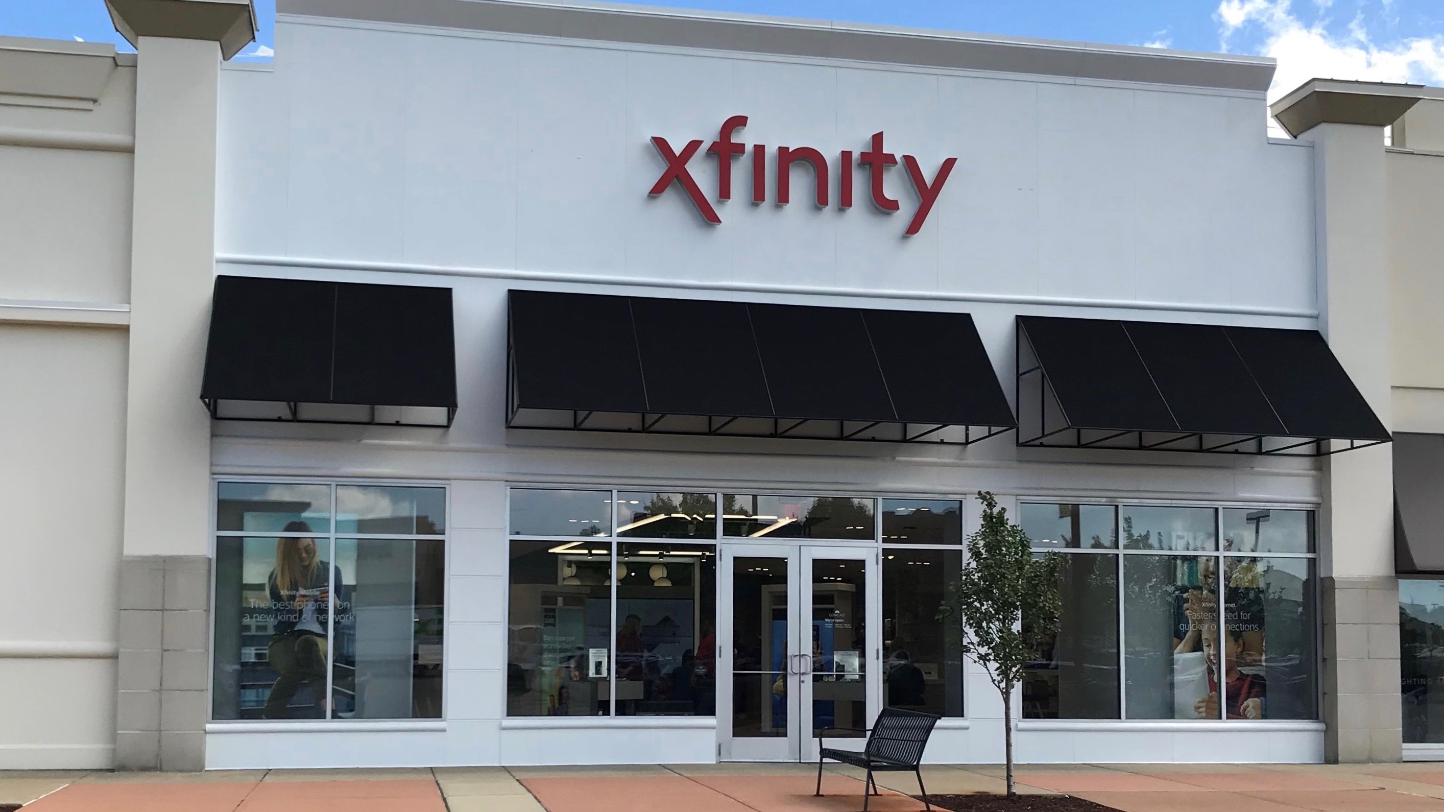 Exterior of the Xfinity Store in Dearborn, MI.