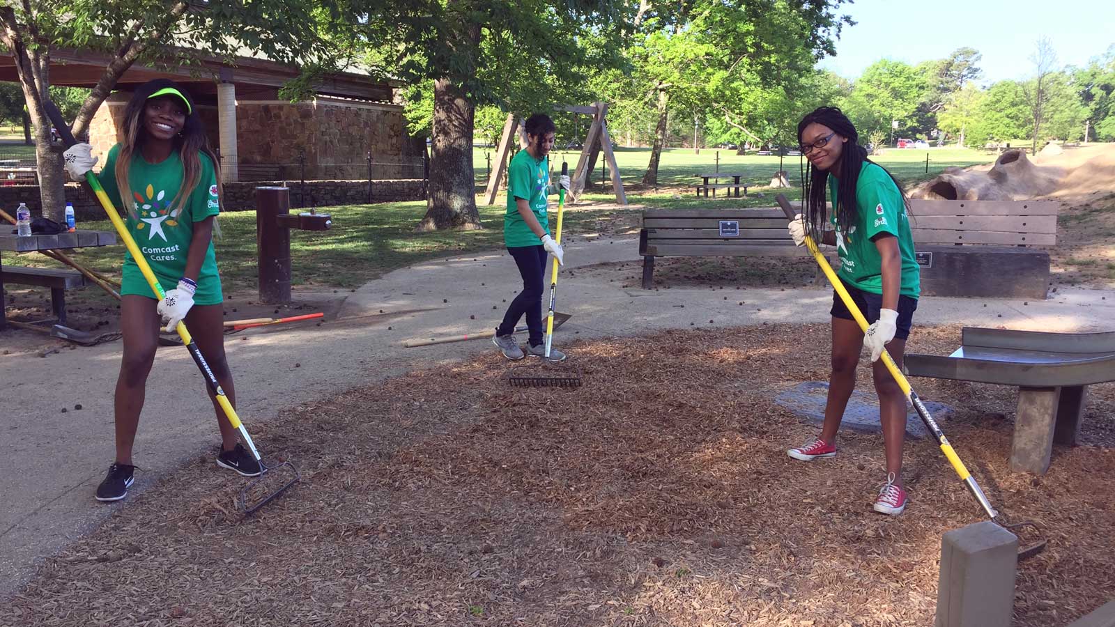 Comcast Cares Day volunteers in Overton Park