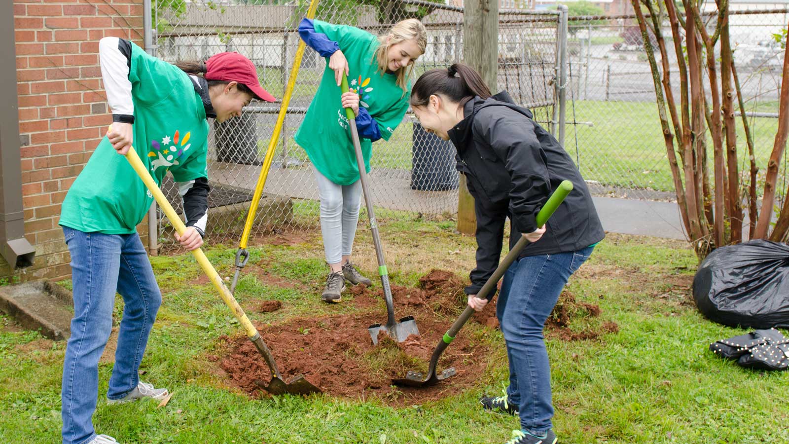 Comcast to Spruce Up Sunbright School for 2017 Cares Day