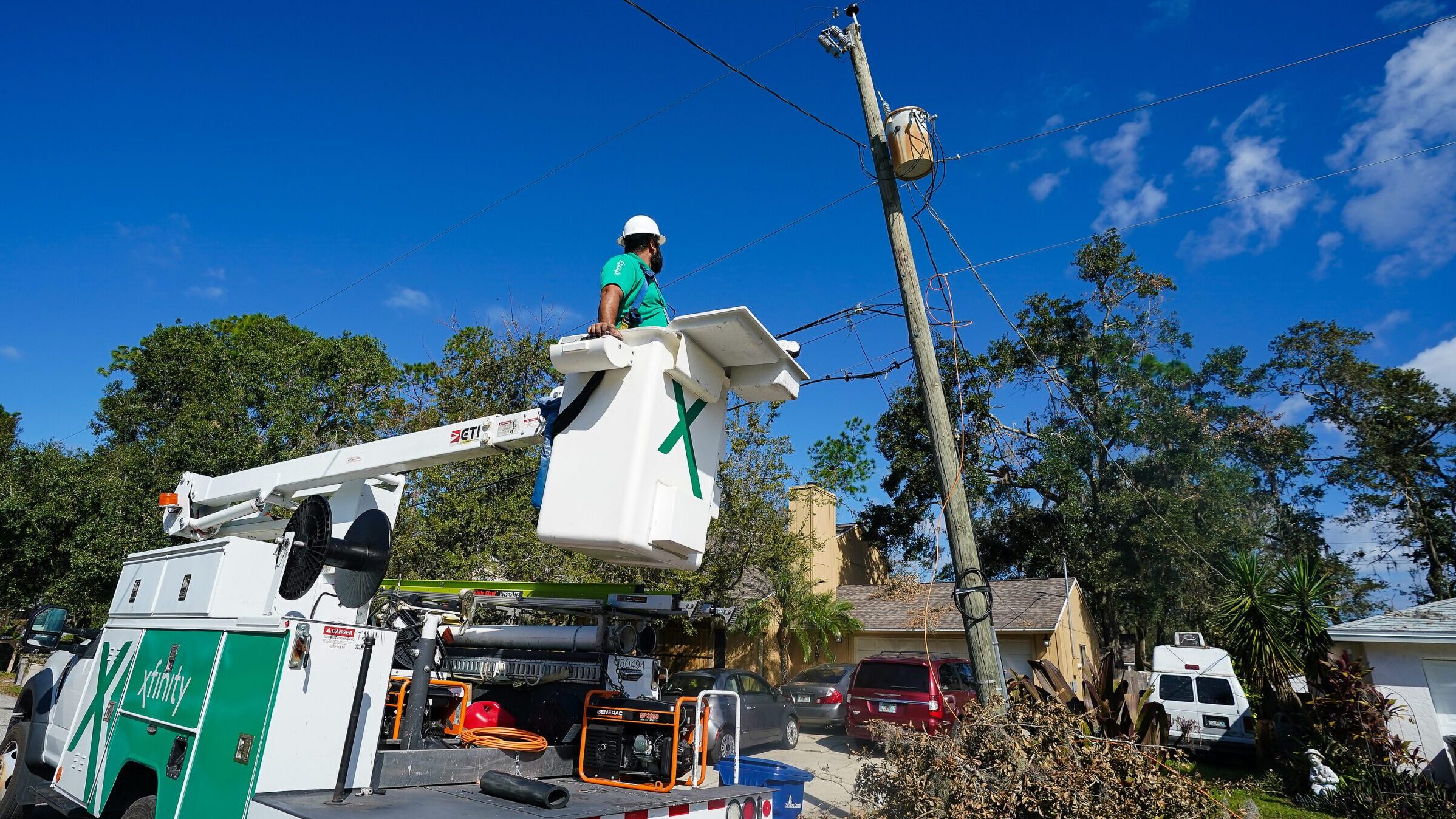Comcast Techs Working to Restore Services in Tallahassee 