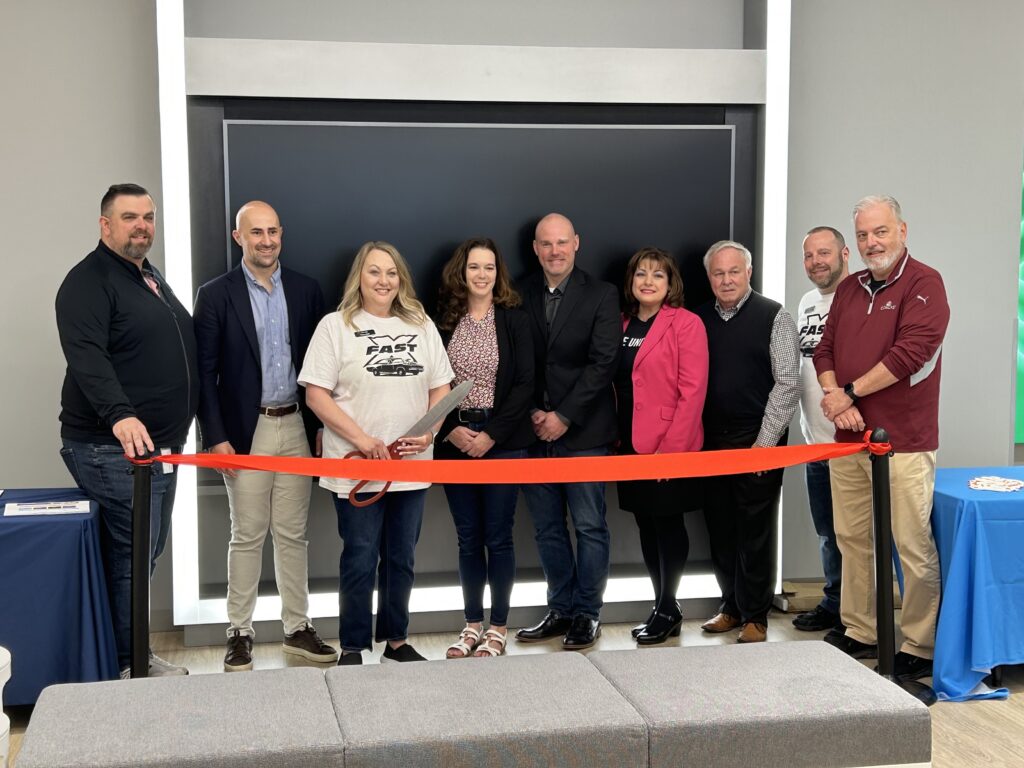 Comcast Celebrates ReOpening of York Xfinity Store with Donation to