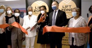 New Comcast Lift Zone Provides Senior Citizens in Washington, D.C. with Free Wi-Fi and Digital Literacy Training