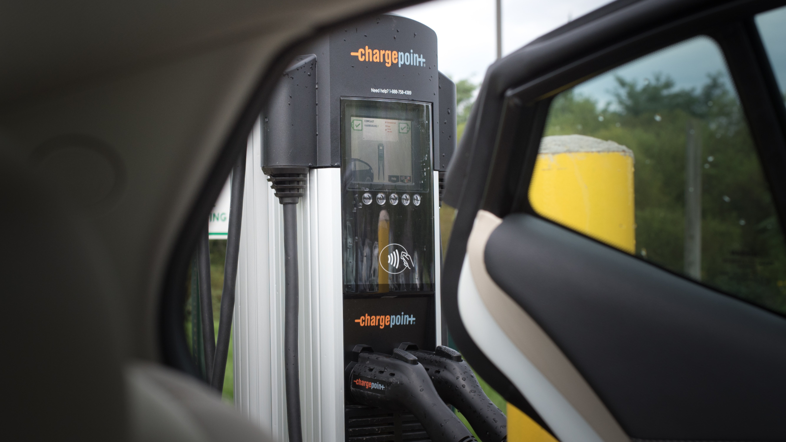 A Chargepoint charging station.